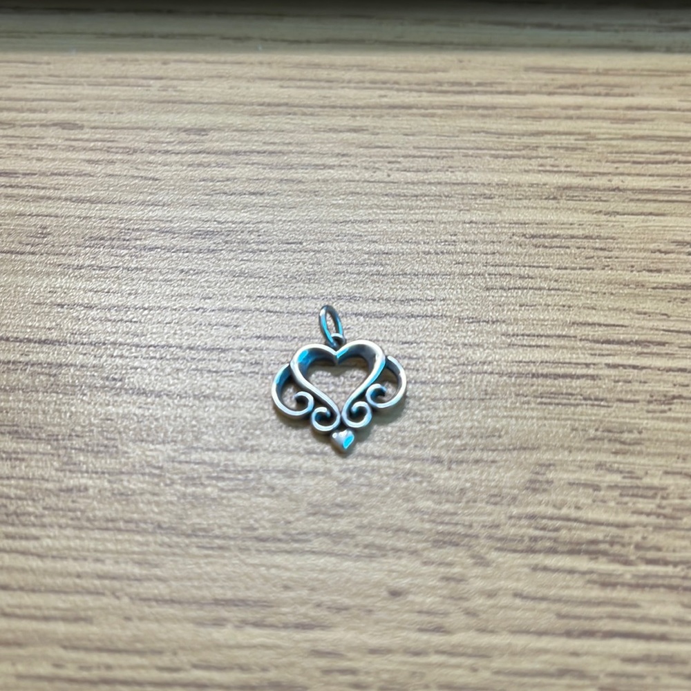 Retired James Avery ornate open heart charm